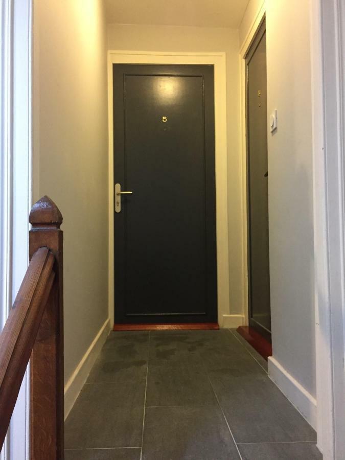 Magnifique Meuble 24M2 Avec Parking Apartment อิกซ์เลส์แบ็งส์ ภายนอก รูปภาพ