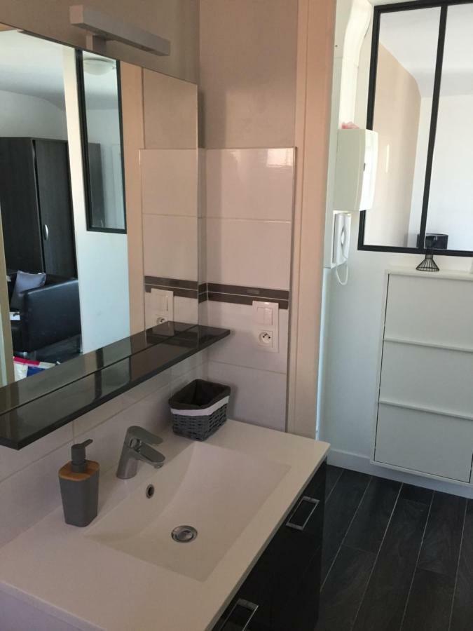 Magnifique Meuble 24M2 Avec Parking Apartment อิกซ์เลส์แบ็งส์ ภายนอก รูปภาพ